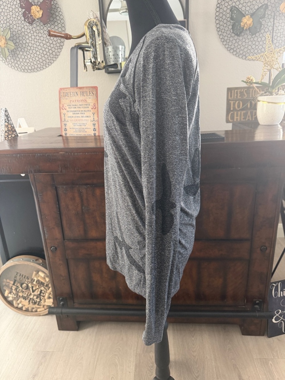 oiselle Charcoal Grey Long-Sleeve Tee with Bird Silhouette Print - Picture 6 of 8